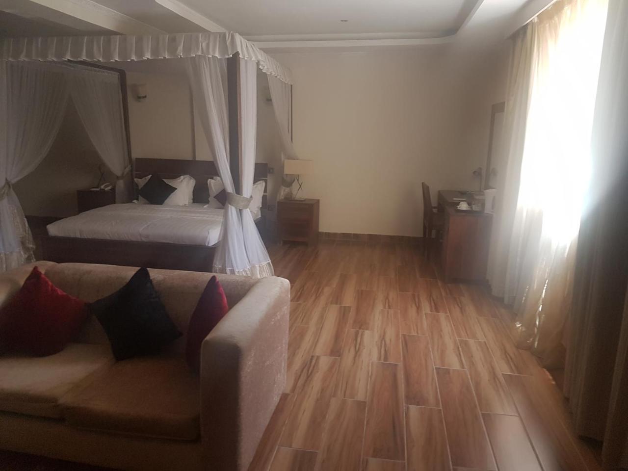 The Vic Hotel Kisumu Buitenkant foto